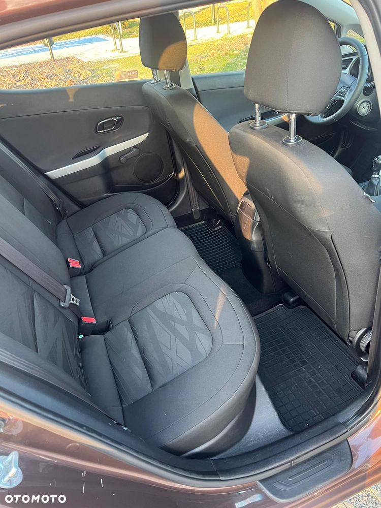 Kia Ceed 1.6 CRDi M - 12