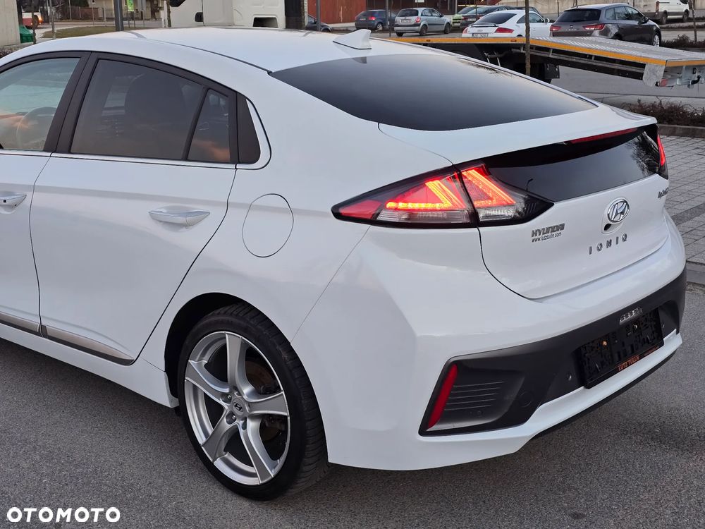 Hyundai IONIQ Hybrid Premium - 22