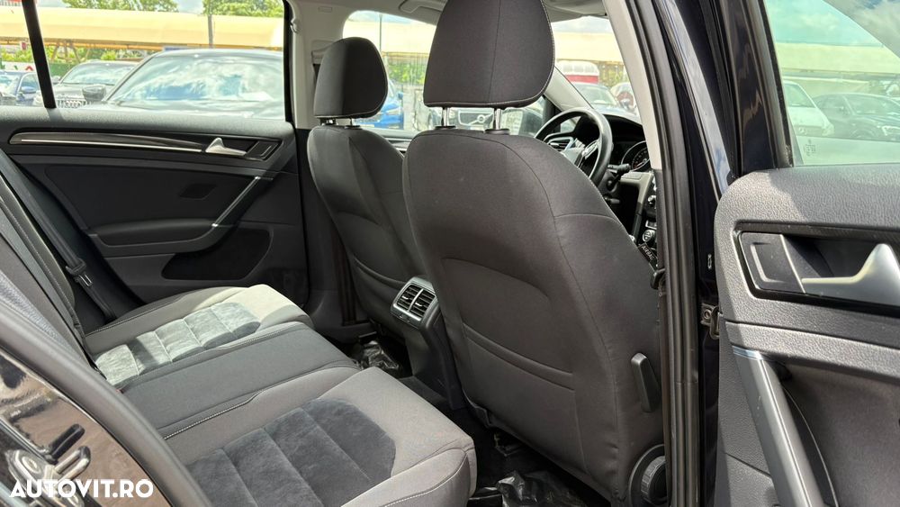 Volkswagen Golf - 20