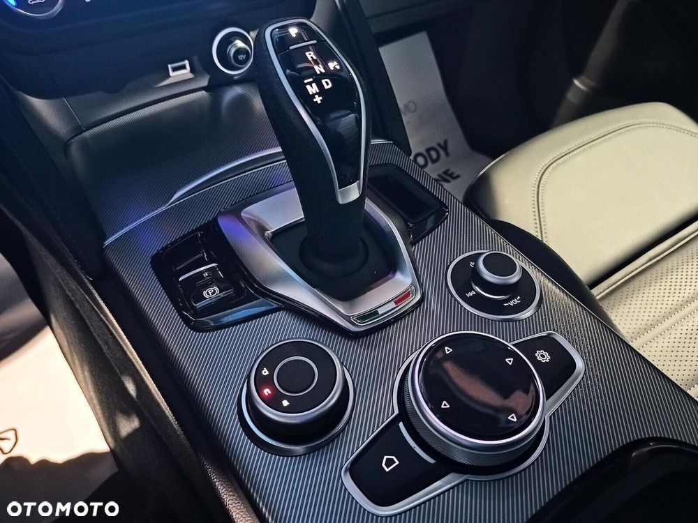 Alfa Romeo Stelvio 2.0 Turbo Veloce Q4 - 31