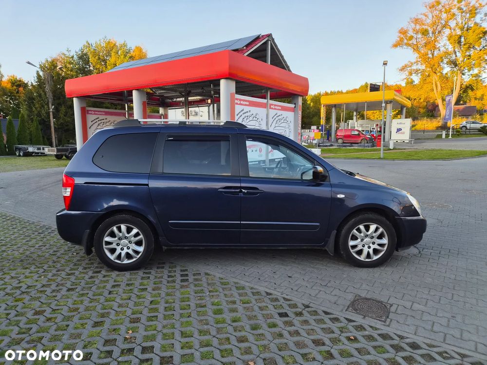 Kia Carnival - 6