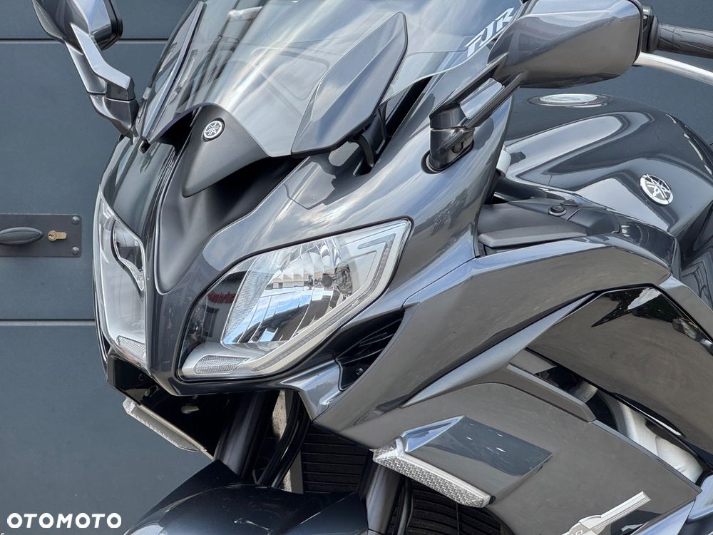 Yamaha FJR - 28