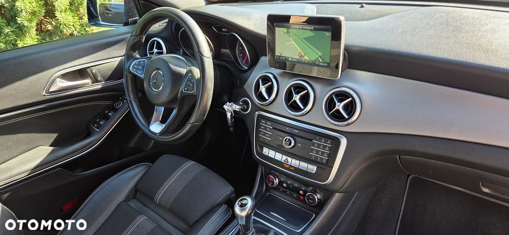 Mercedes-Benz CLA 200 Peak Edition - 28