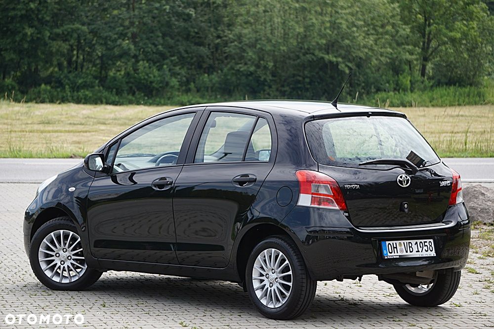 Toyota Yaris - 12