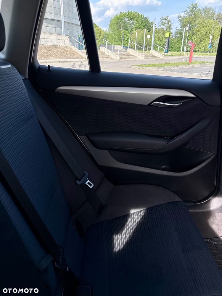 BMW X1 sDrive18d - 12