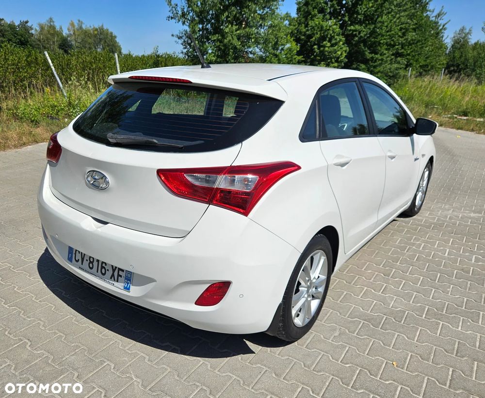 Hyundai i30 blue 1.6 CRDi Style - 20
