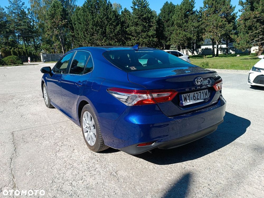 Toyota Camry - 6