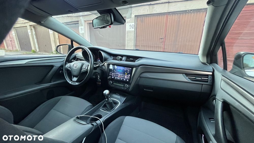 Toyota Avensis - 9