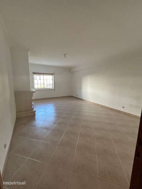 Apartamento T3 c/ terraço e garagem em Leiria - Grande imagem: 4/14