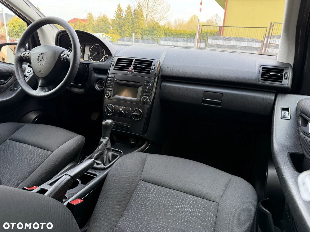 Mercedes-Benz Klasa A 150 Elegance Edition 10 - 17