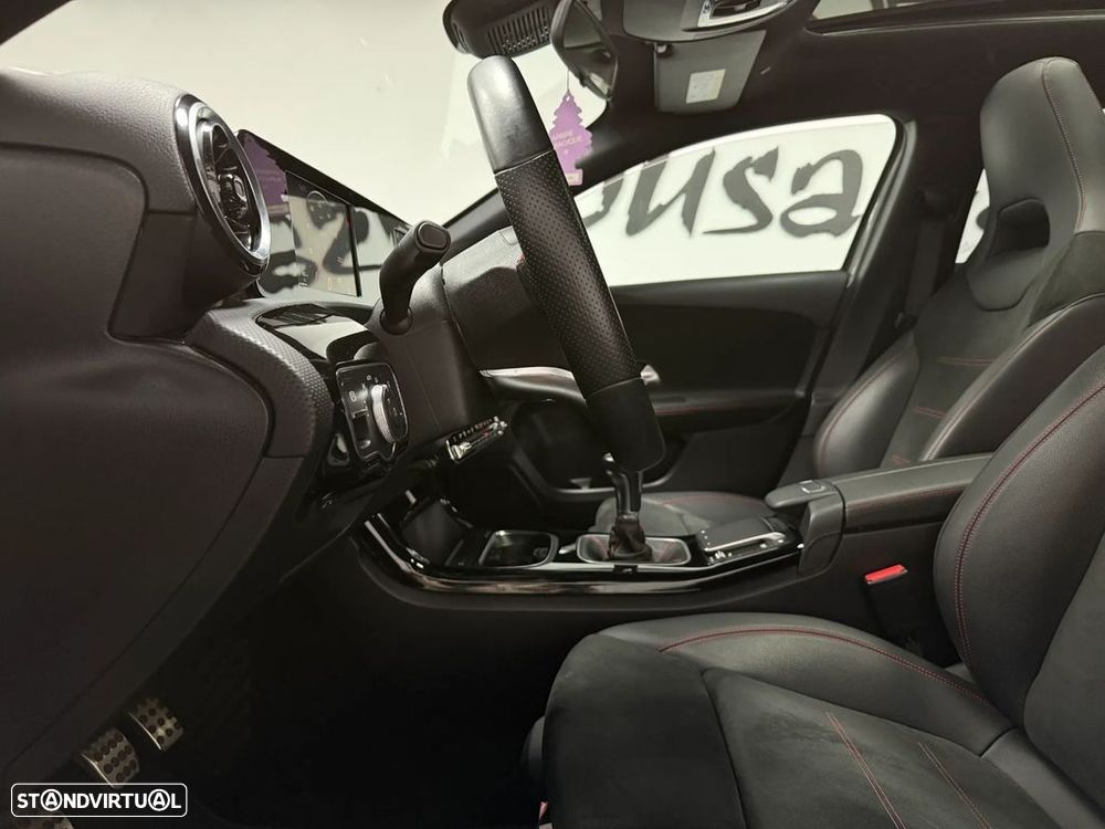 Mercedes-Benz A 160 d AMG Line - 22