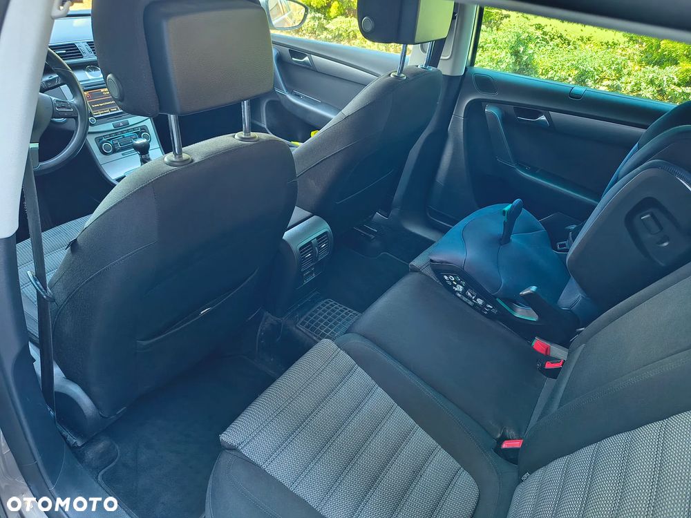 Volkswagen Passat 2.0 Blue TDI SCR Comfortline - 8