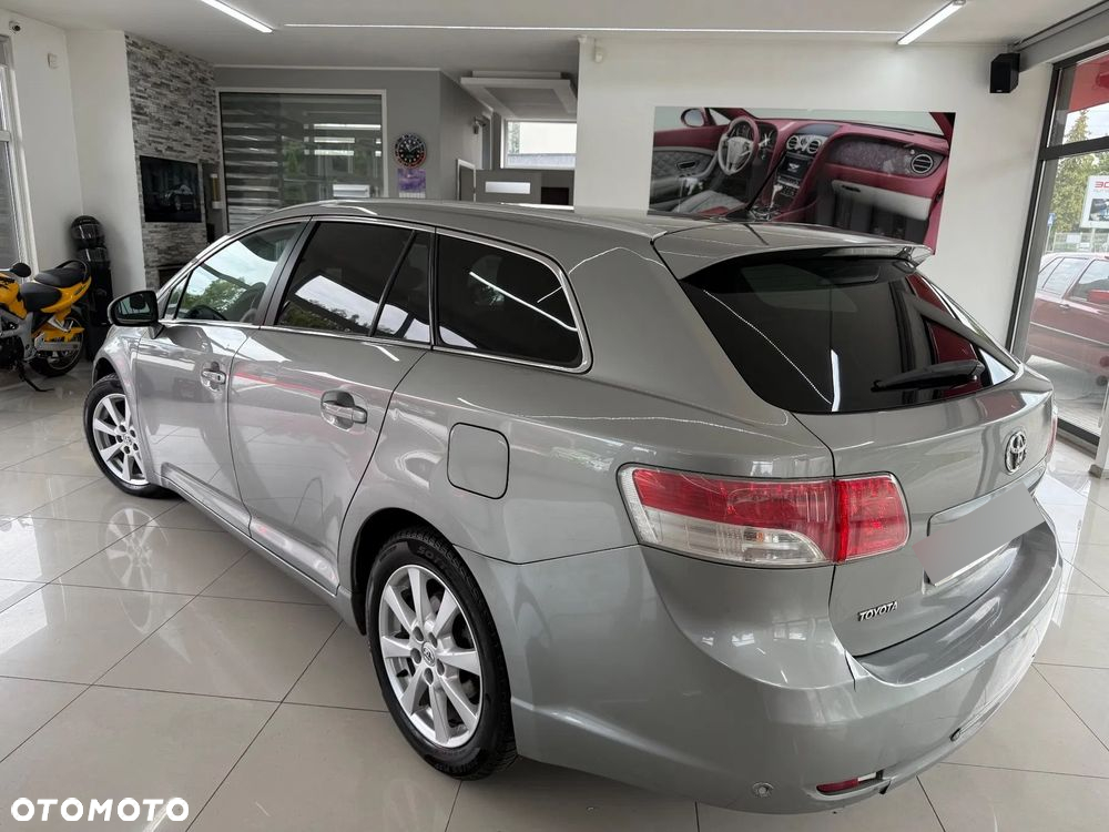 Toyota Avensis 2.0 D-4D Luna - 24