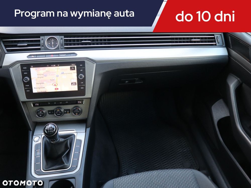 Volkswagen Passat Variant - 10