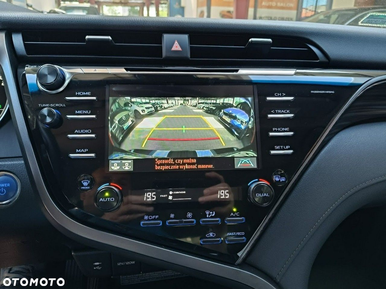 Toyota Camry - 28