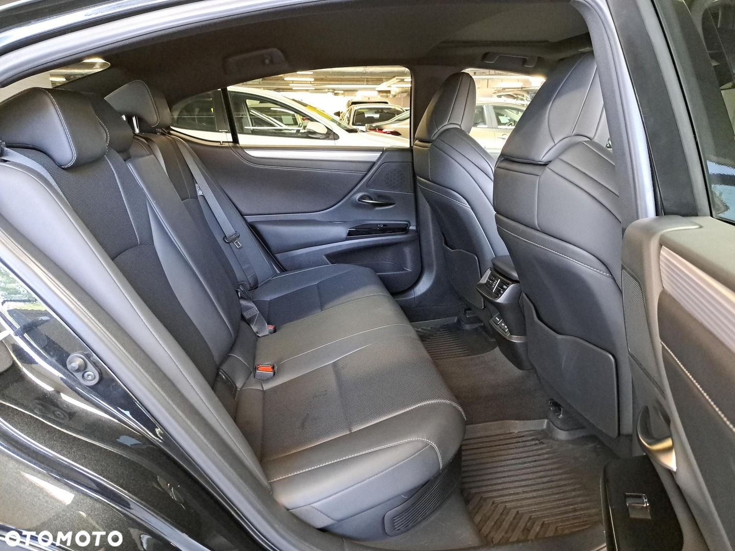Lexus ES - 14