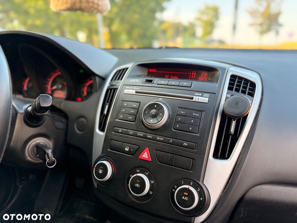 Kia Ceed 1.6 Crdi Comfort + - 6