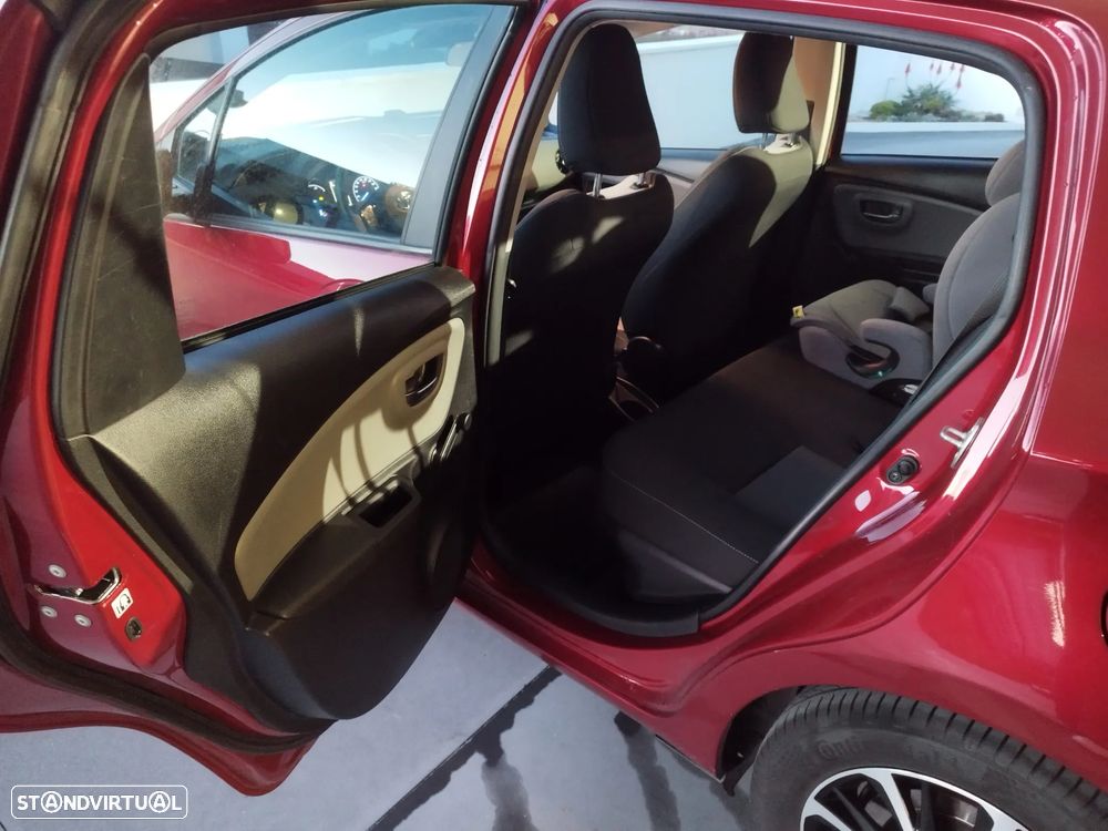 Toyota Yaris 1.5 HSD Comfort+P.Style - 14