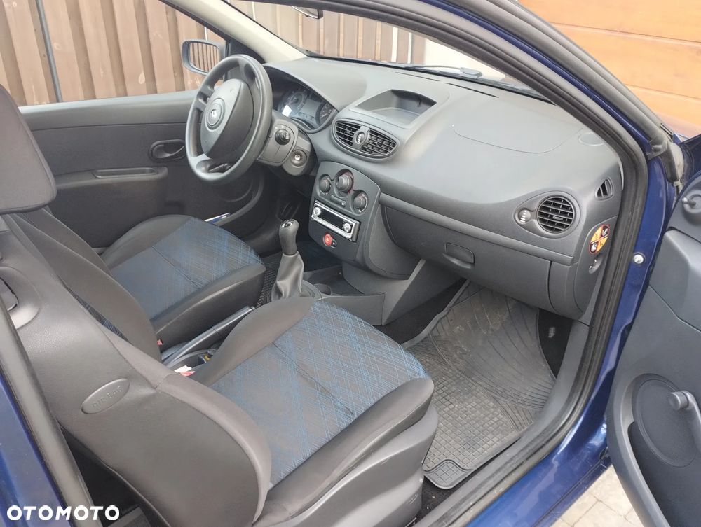 Renault Clio 1.2 16V Authentique - 4