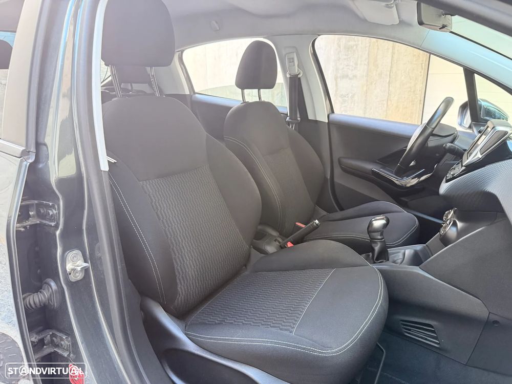 Peugeot 208 1.2 PureTech Style - 23