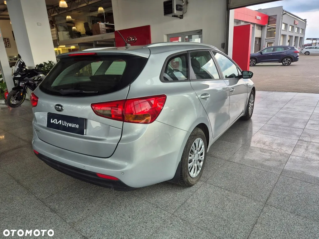 Kia Ceed Cee'd 1.6 GDI Smart Plus - 9
