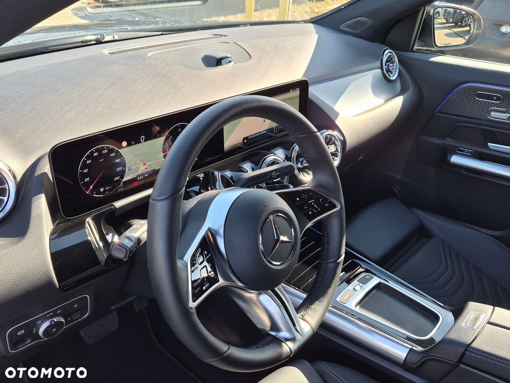 Mercedes-Benz GLA - 21