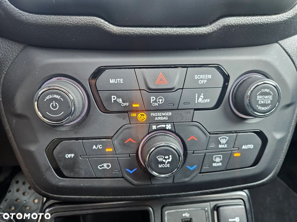 Jeep Renegade 1.4 MultiAir Limited - 24