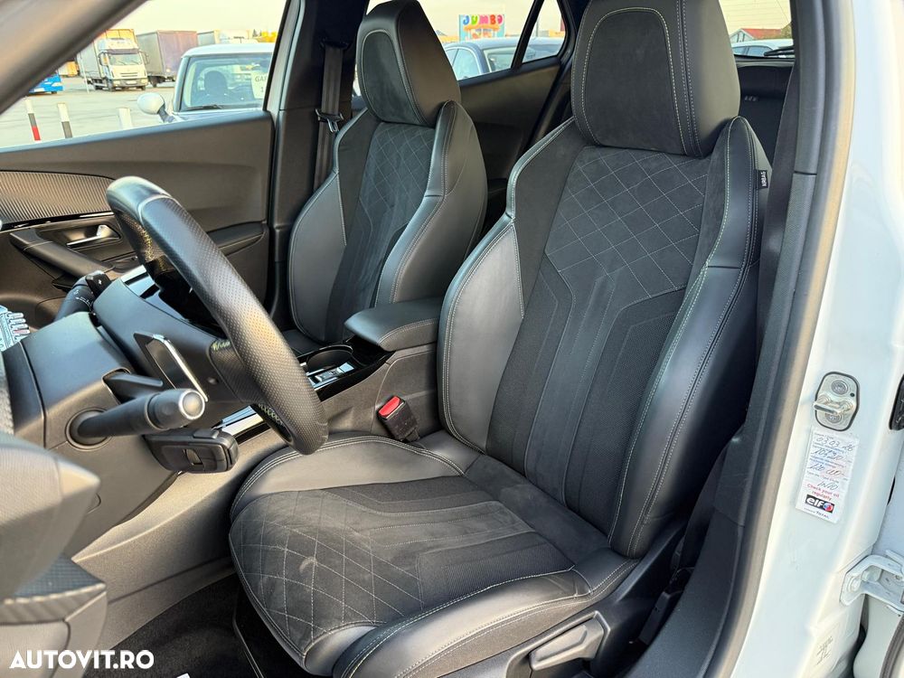 Peugeot 2008 PureTech 130 EAT8 GT Pack - 15