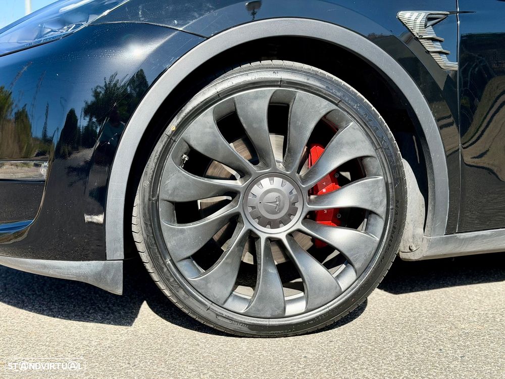 Tesla Model Y Performance Dual Motor AWD - 3