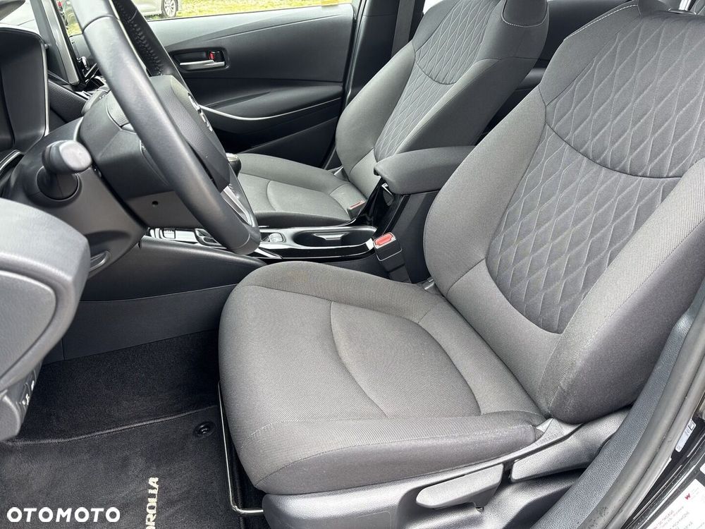 Toyota Corolla - 12
