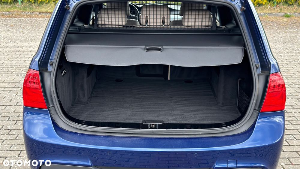 BMW Seria 3 330d xDrive DPF Edition Sport - 35