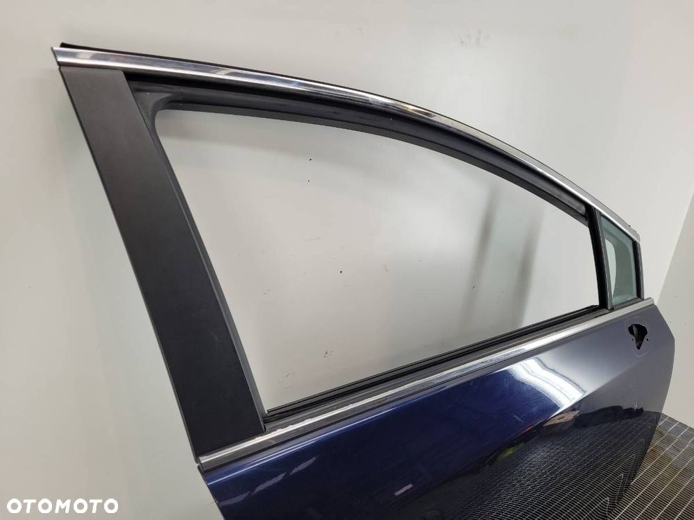 DRZWI PRZÓD PRZEDNIE PRAWE KOMPLETNE TOYOTA AVENSIS T27 8S6 - 2