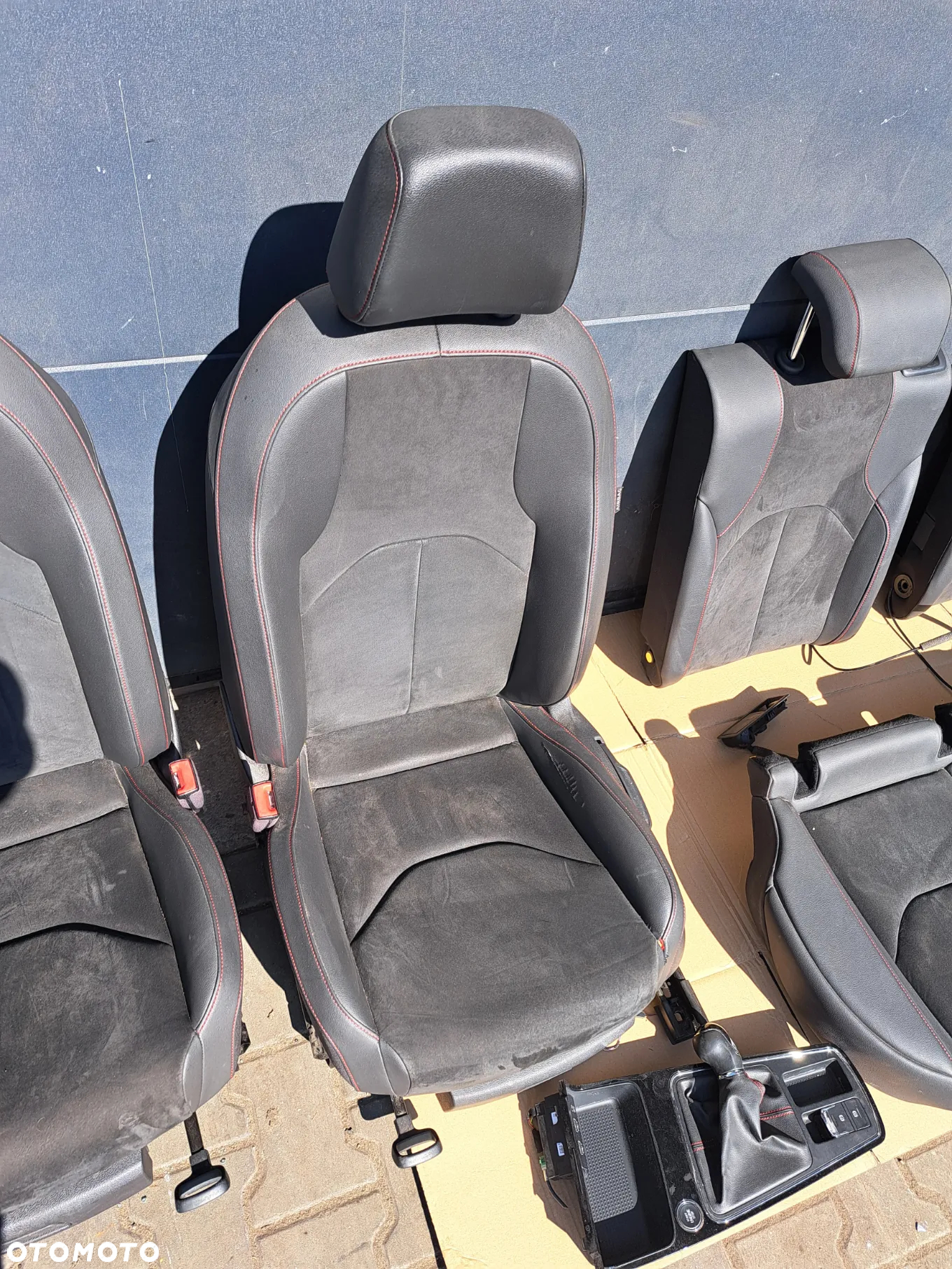 Seat Leon III lift kombi fotele fr komplet kanapa fotel kierowcy pasażera alcantara czerwona nitka - 11