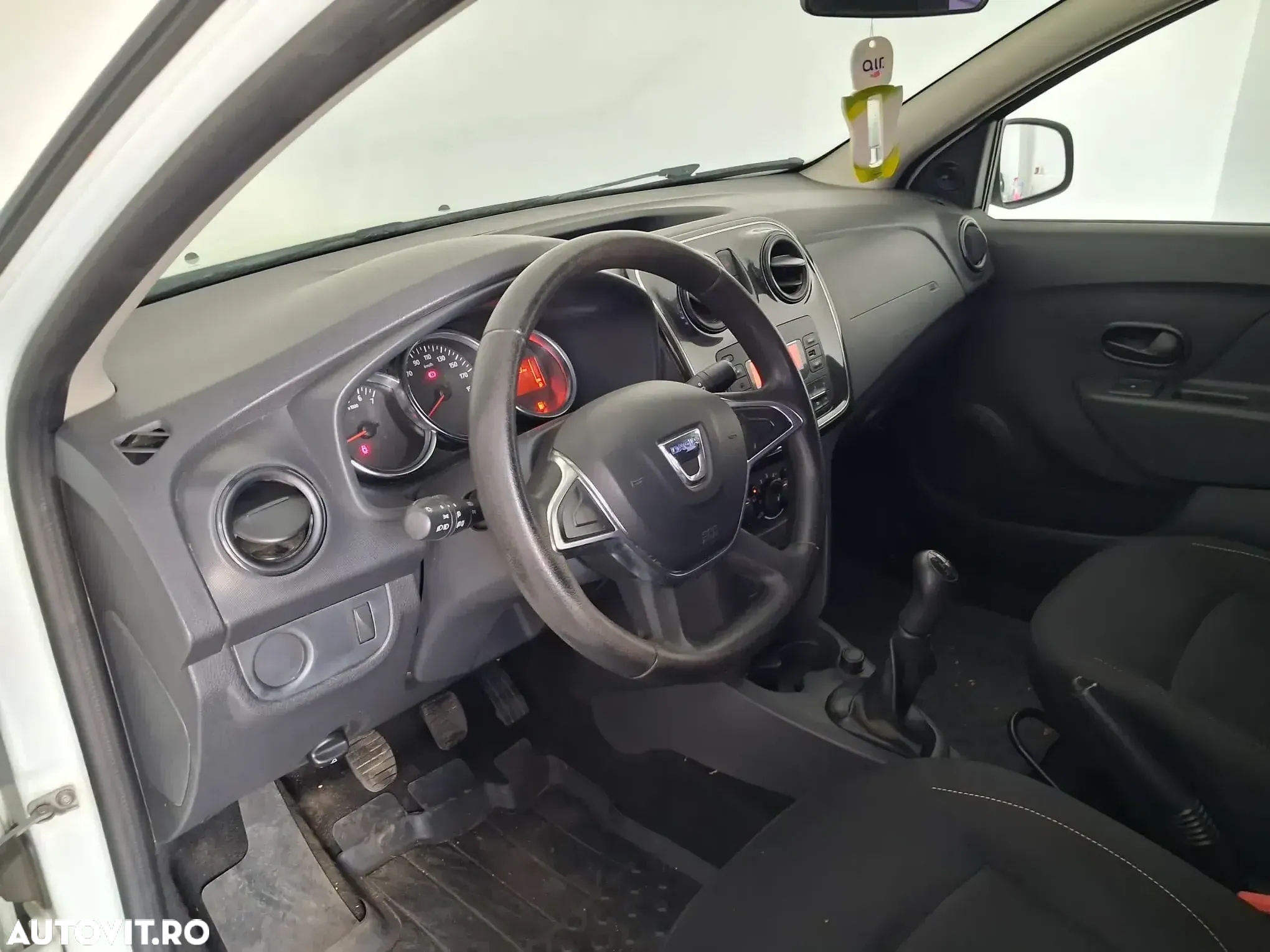 Dacia Logan 1.0 SCe SL PLUS - 10