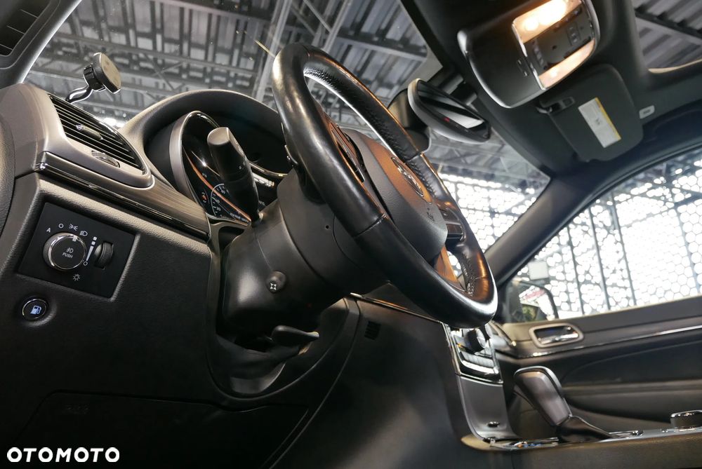 Jeep Grand Cherokee - 21