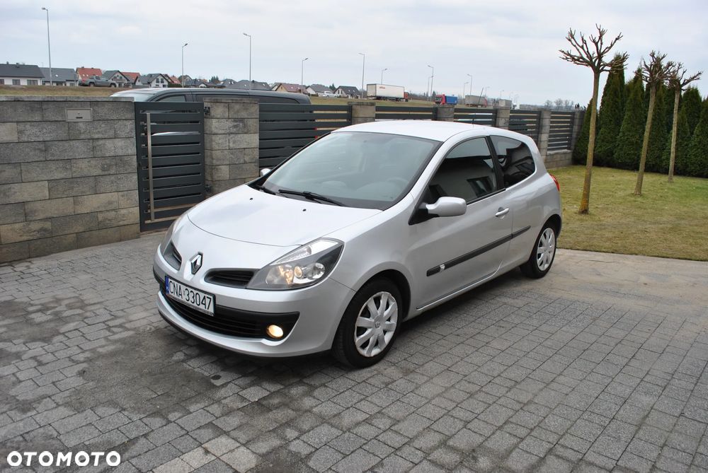Renault Clio 1.2 16V Exception - 1