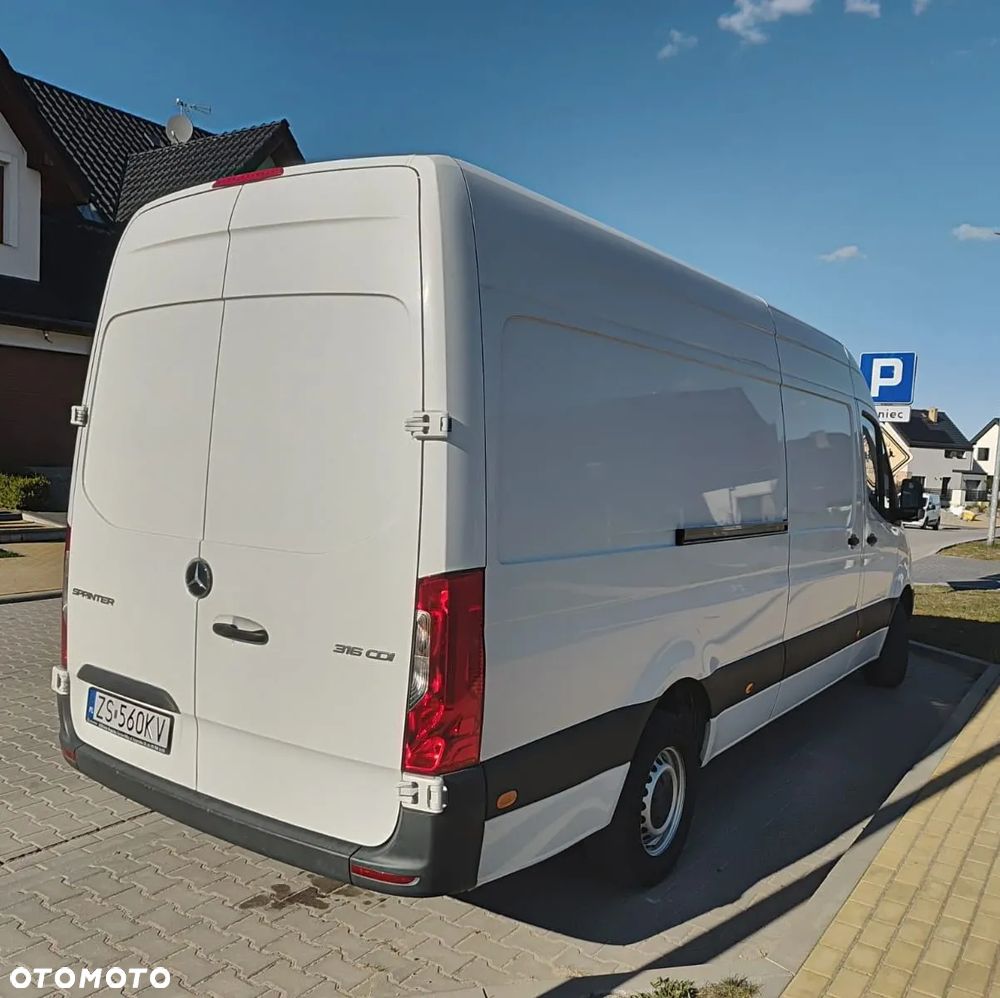 Mercedes-Benz SPRINTER - 4