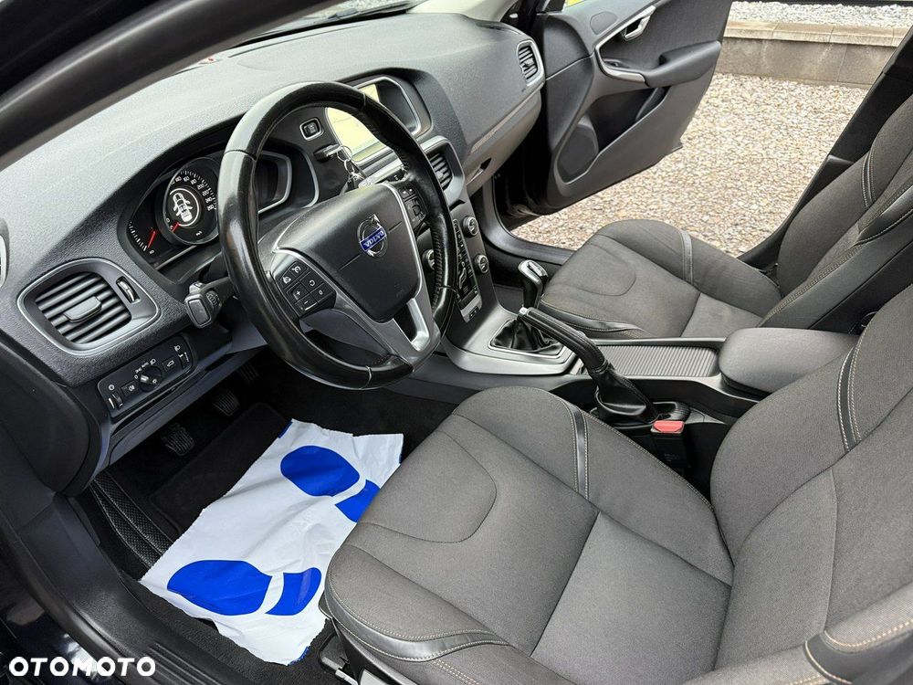 Volvo V40 Cross Country - 9