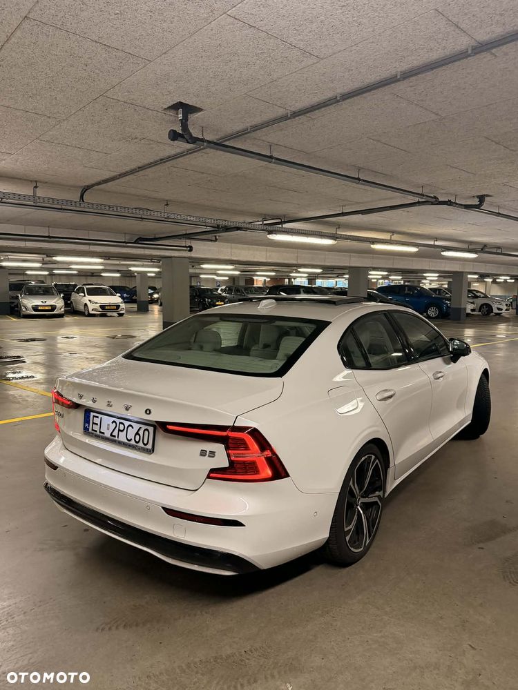 Volvo S60 B5 B R-Design - 1