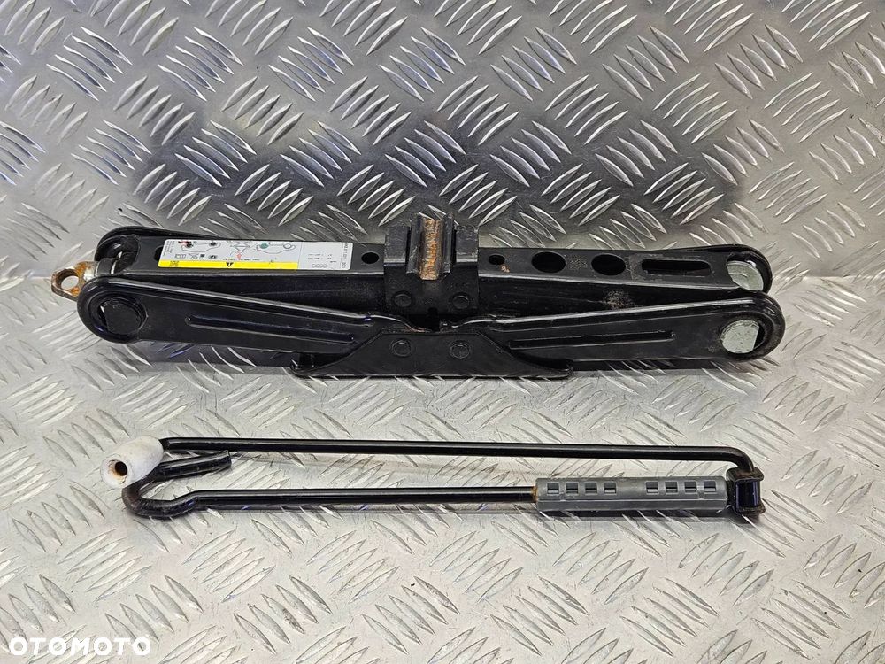 VW TOUAREG 7L AUDI Q7 PODNOSNIK LEWAREK 4K8011031