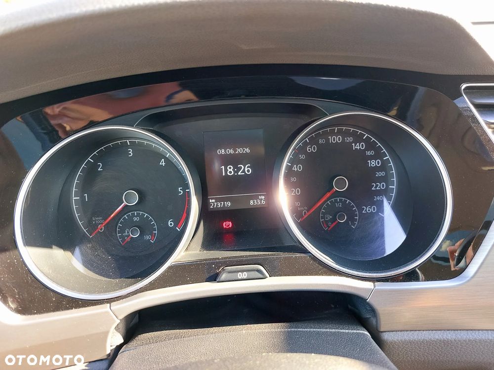 Volkswagen Touran - 14