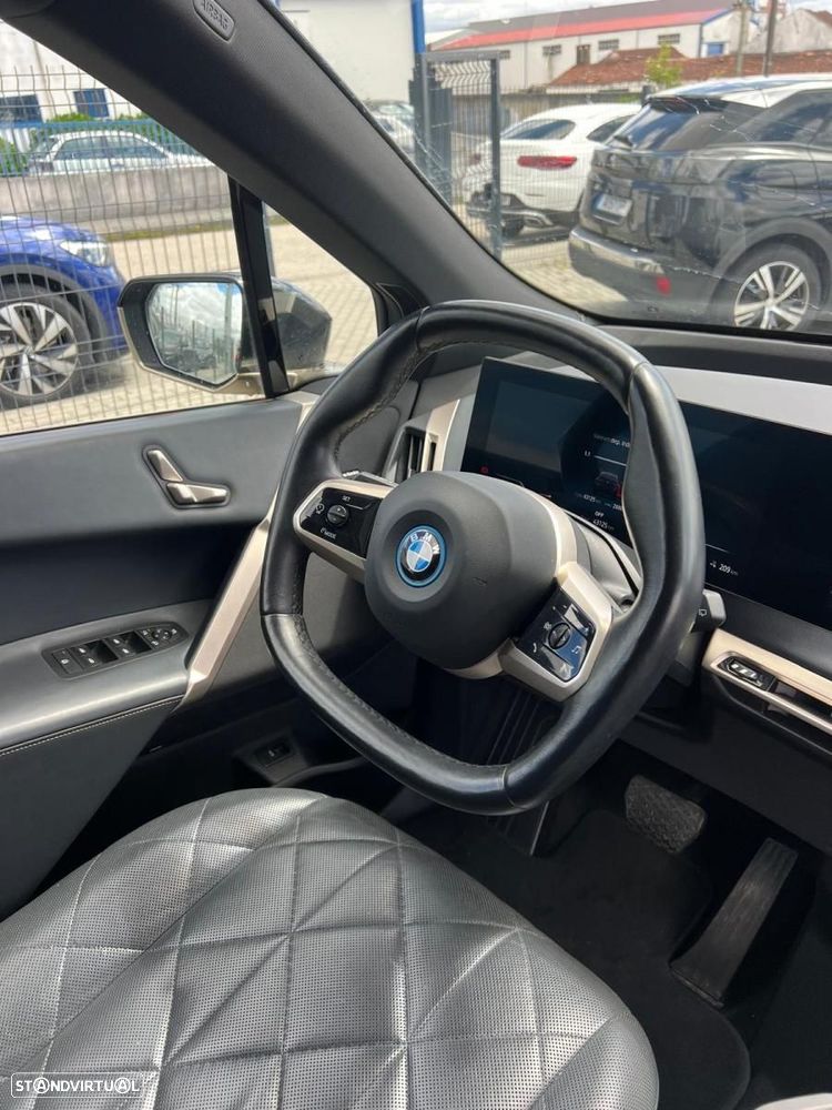 BMW iX xDrive 40 Pack Desportivo - 9