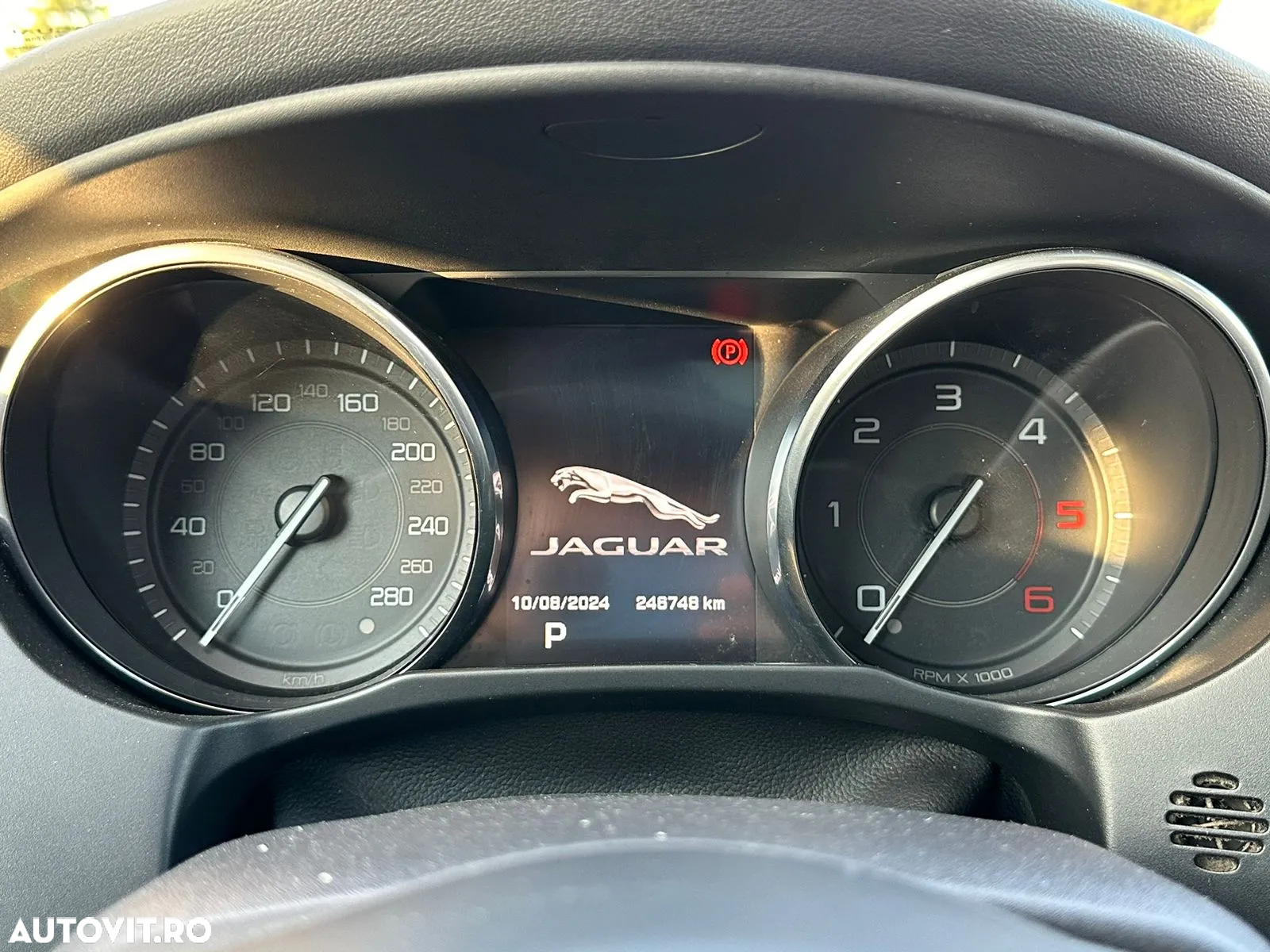 Jaguar XE 2.0 Portfolio - 13