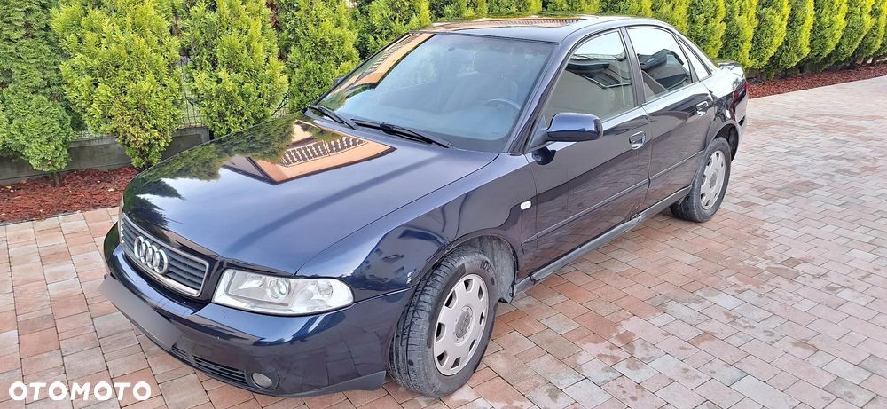 Audi A4 Limousine - 4