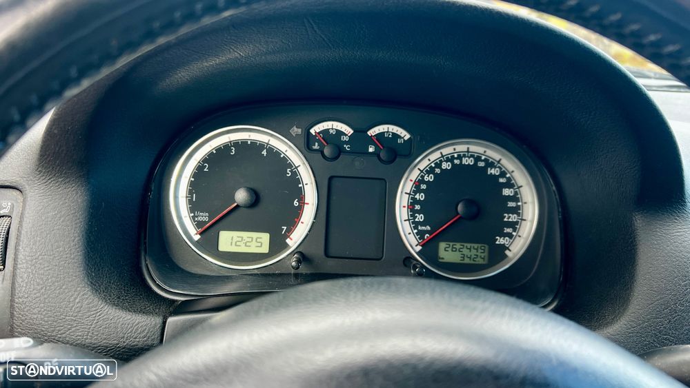 VW Golf 1.6i Highline - 7