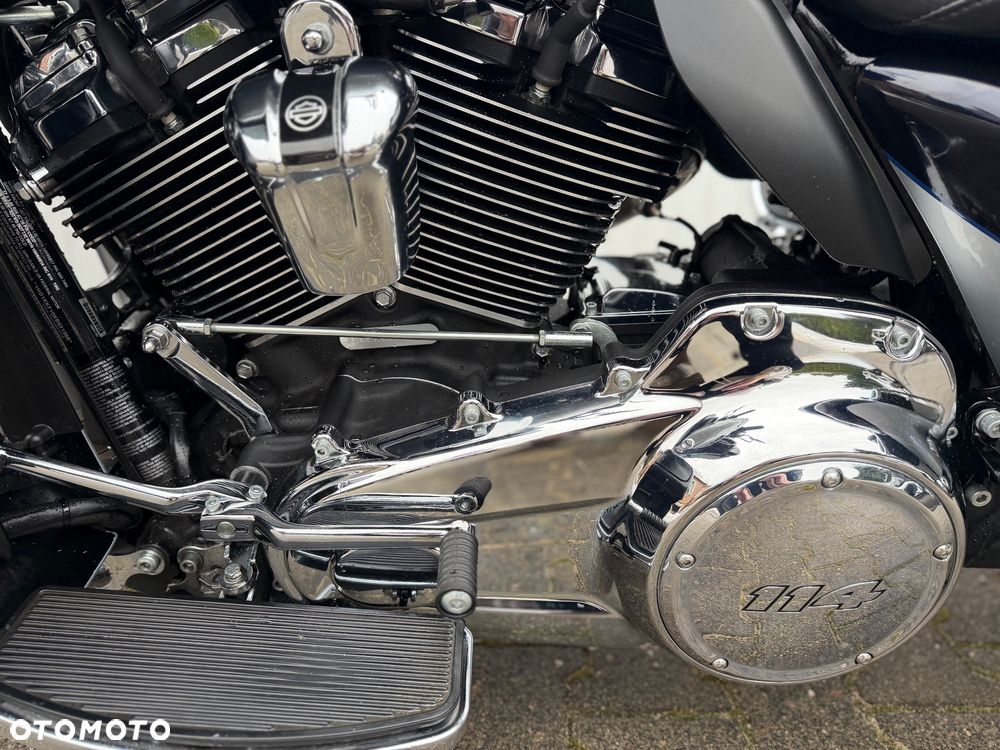 Harley-Davidson Touring Electra Glide - 16