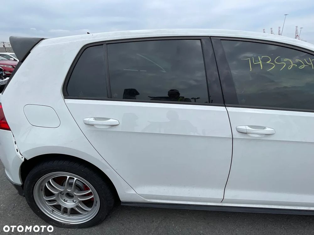 Volkswagen Golf - 29