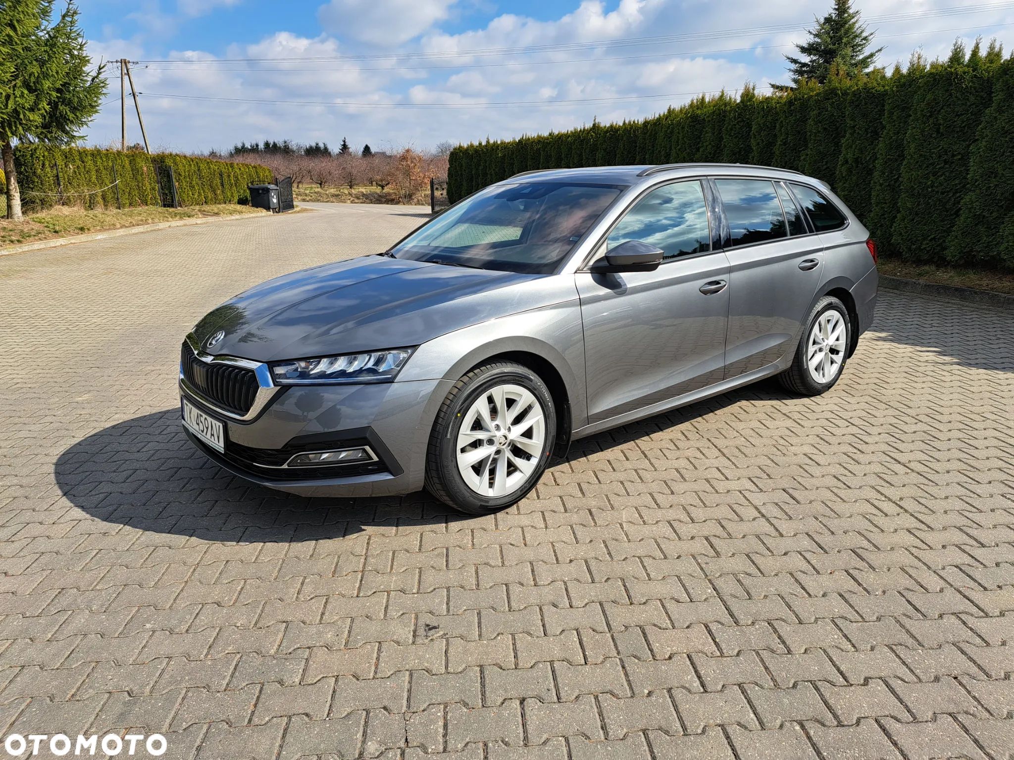 Skoda Octavia 2.0 TDI Ambition DSG - 1