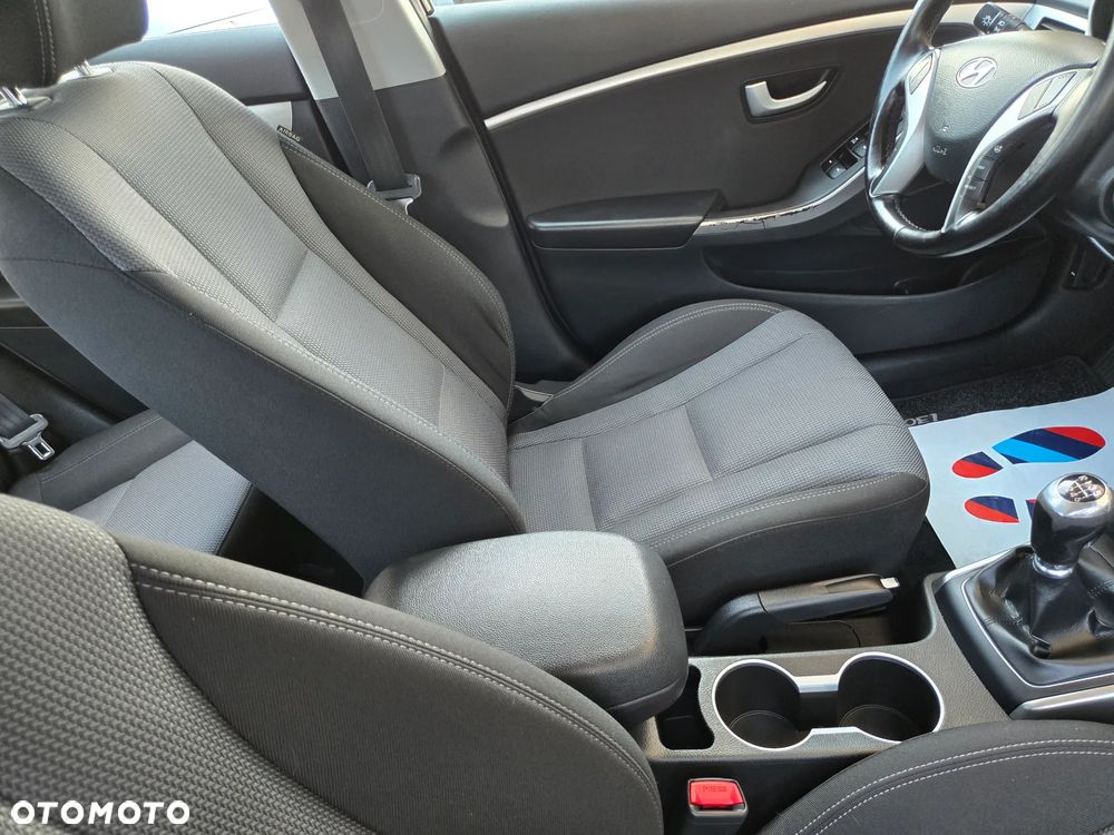 Hyundai i30 1.6 GDI Premium - 14