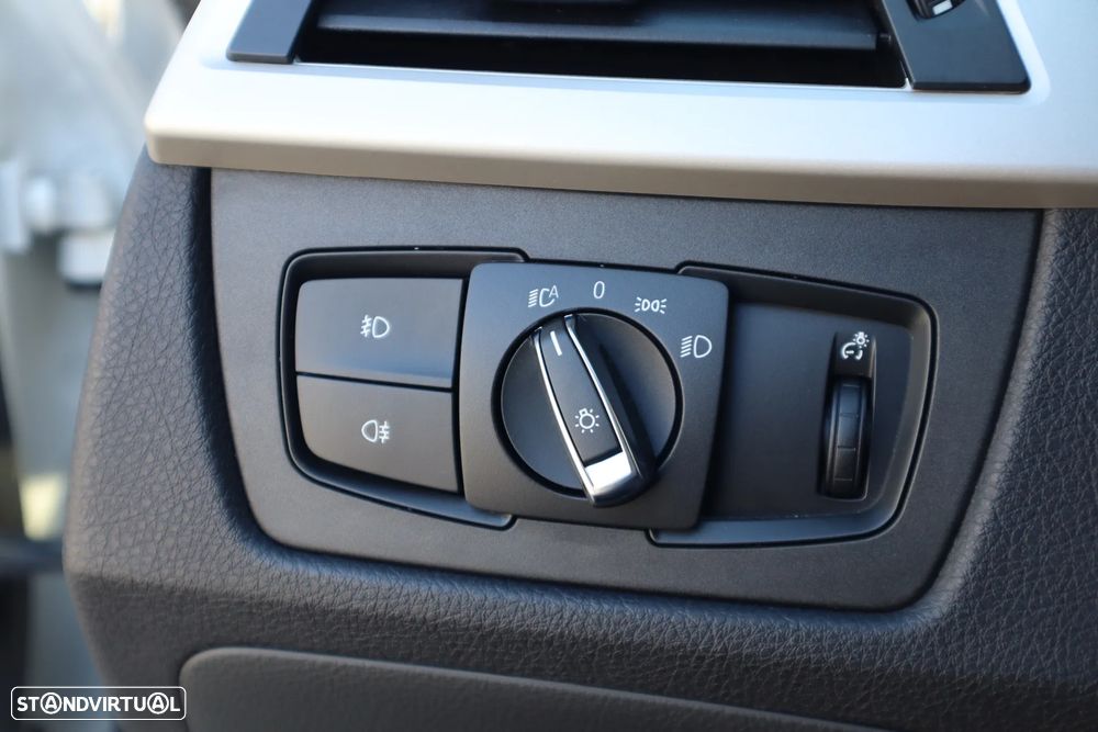 BMW 320 d Touring Aut. M Sport - 25